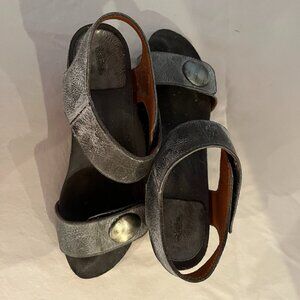 Taos Carousell Wedge Sandal Size 38-7/7.5